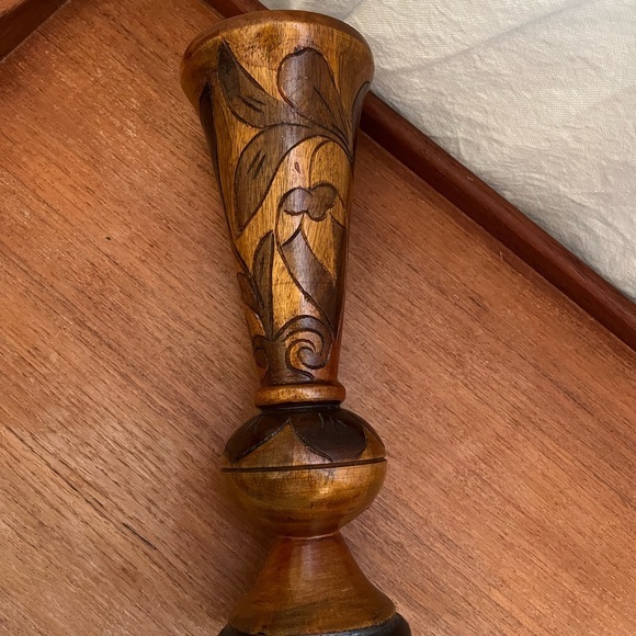 Carved wooden vintage vase - Picture 2 of 5